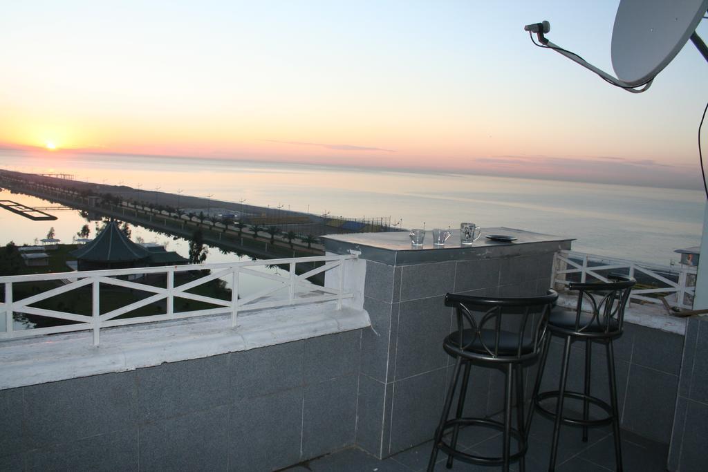 Apartment Miracle Batoemi Buitenkant foto